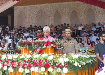 Independence Day: J&K sees 59 per cent increase in foreign tourist arrivals this year; negative travel advisories to go soon: LG Manoj Sinha