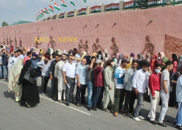 Peace in Air: In a first, Serpentine lines outside I-Day venue in Sgr, locals jubilant