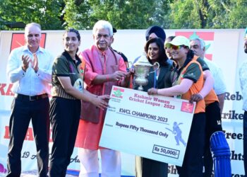 Daughters of J&K are shining in different sectors despite many obstacles and challenges: LG Sinha