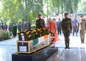 Anantnag Gunfight: LG lays wreath, pays homage to Sepoy Pardeep Singh