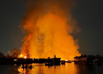 Several Houseboats Gutted In massive Fire In Dal Lake Srinagar