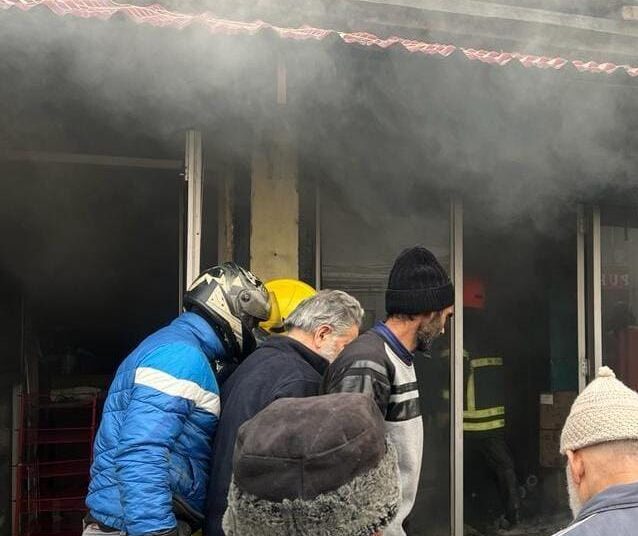 Departmental store damaged in fire in Srinagar’s Gojwara