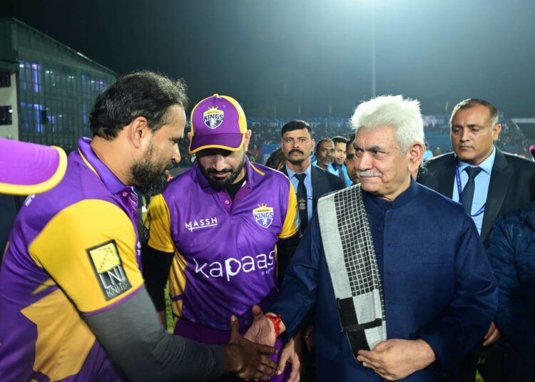 LG Sinha visits MA Stadium, interacts with former international players
