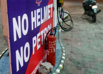 Authorities in Anantnag ban selling of petrol to two-wheelers without helmets