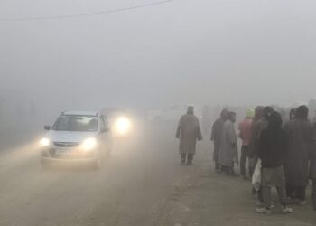 Dense fog persists, Sgr shivers at minus 3.3 degree Celsius