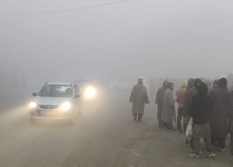 Dense fog persists, Sgr shivers at minus 3.3 degree Celsius