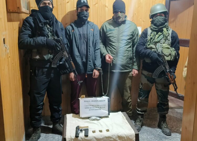 Police arrests terrorist associate of LeT outfit in Baramulla, arms and ammunition recovered