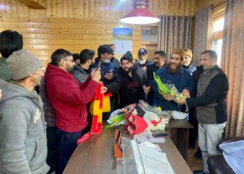 Mohammad Ashraf Hakak Joins GMC Srinagar As Administrator
