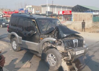 Mehbooba Mufti Escapes Unhurt In Car Accident In south Kashmir
