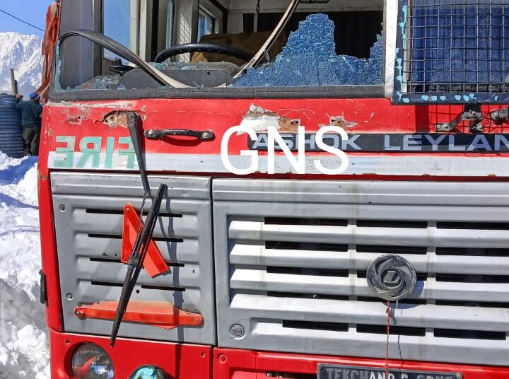 Firefighter Suffers Injuries, Fire-engine Damaged As F&ES Crew Comes Under Attack from Public in Markoot Over Alleged Delayed Response To Douse-off Flames
