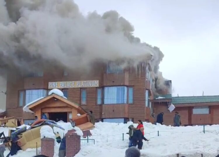 Fire Breaks Out in Hotel in Gulmarg