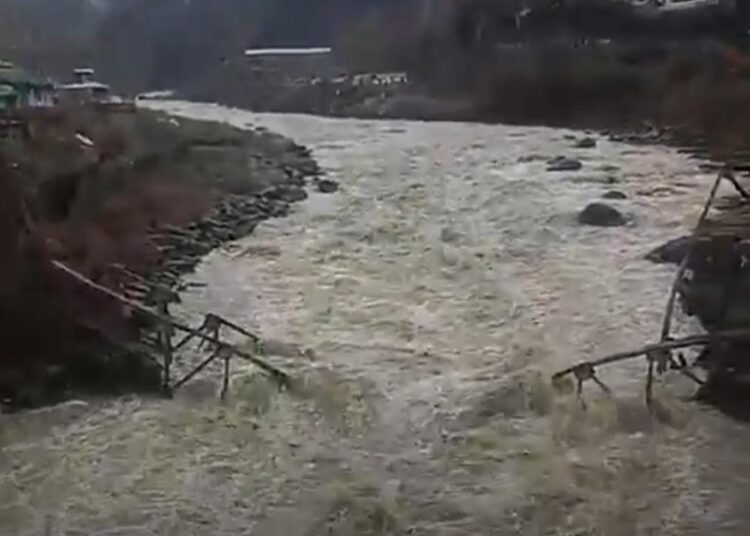 3 Workers Reportedly Washed Away in Jhelum in Uri