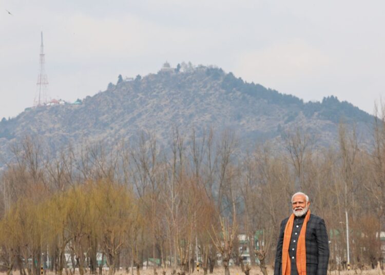 PM Modi arrives in Srinagar, to unveil projects worth Rs 6,400 crore