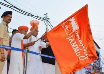 Amarnath Yatra 2024: LG Manoj Sinha flags off first batch of 4603 pilgrims from Jammu