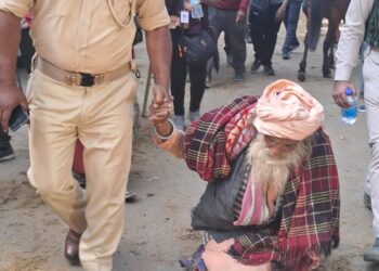 Anantnag Police Serving Pilgrims Selflessly To See Hassle-Free Amarnath Yatra
