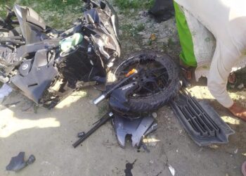 2 critically injured after bike collides head-on with vehicle in Sopore