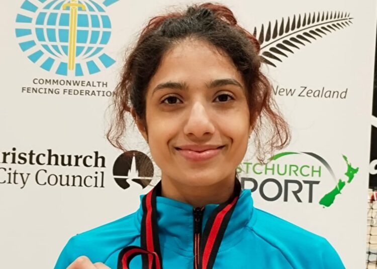 J&K Athlete Shreya Gupta shines at Commonwealth Junior and Cadet Fencing Championship 2024