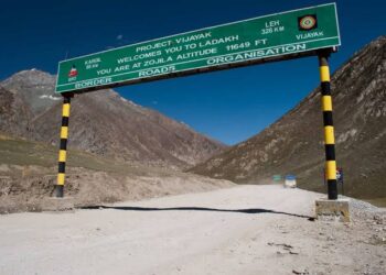 Fresh mudslides force closure of Srinagar-Leh highway