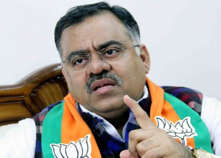 BJP warns Abdullah against going amok