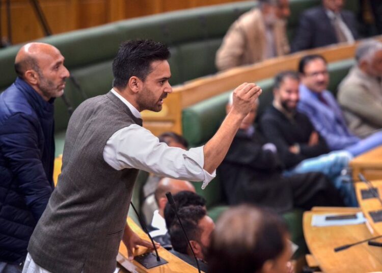 People of Kashmir shouldn’t feel betrayed: Waheed Parra on “special status” resolution