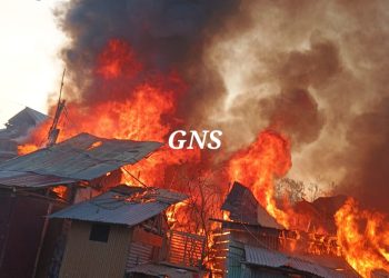 Fire Breaks Out In Rainawari Srinagar, Fire Service On Job