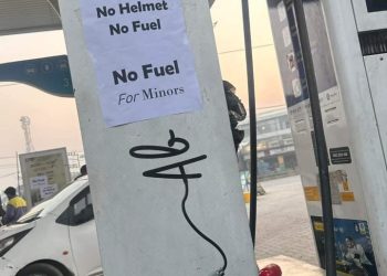 Srinagar petrol pump declares no fuel for minors, helmetless riders