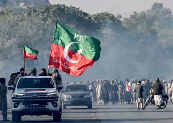 Six security personnel killed, Over 100 injured during protests by Imran Khan’s party; shoot at sight orders for army in Pakistan