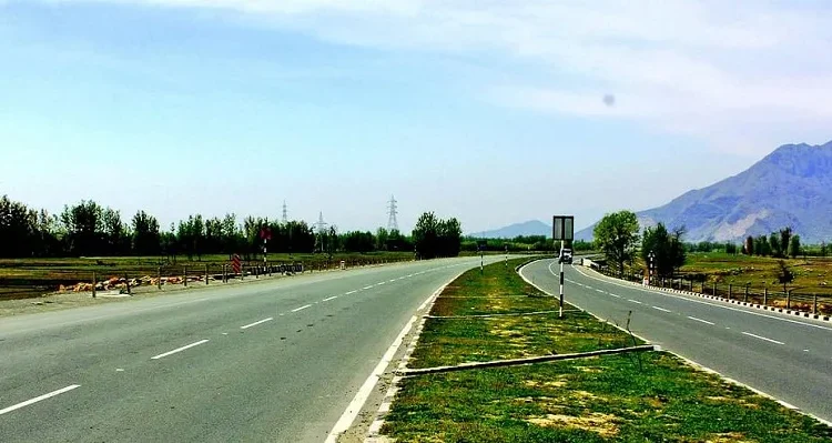Work on highway connecting Rajouri with Baramulla via Shopian to begin soon