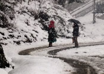 Kashmir parts record season’s first snowfall