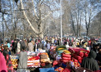 Srinagar Markets Abuzz as Winter Sales Bring Cheer