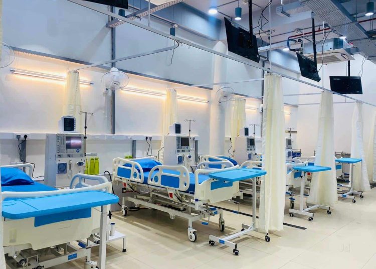 Govt begins process to start dialysis facilities at 11 SDHs, CHCs in Kashmir
