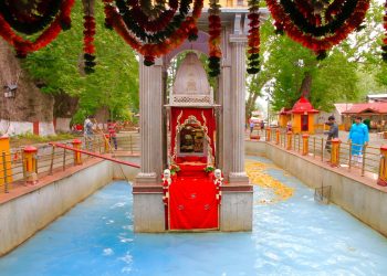 Record 2.14 lakh devotees visit Mata Kheerbhawani temple in 2024