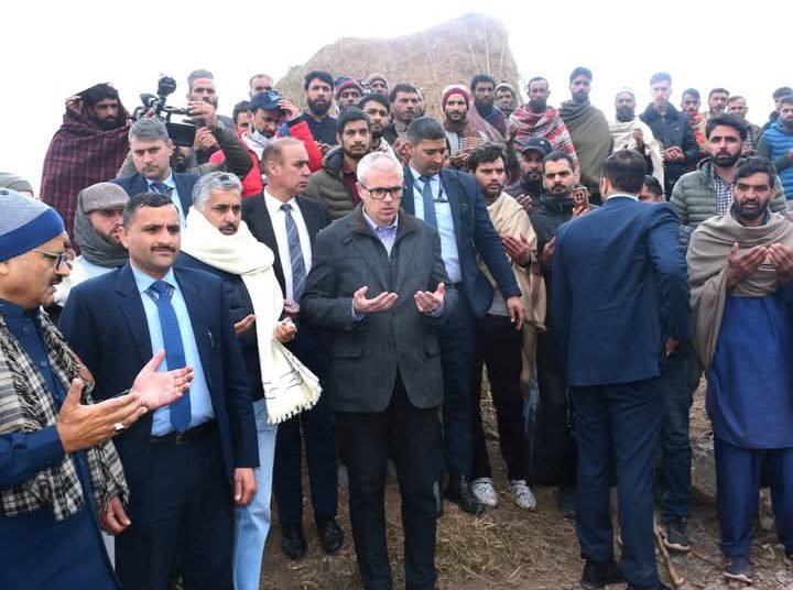 Inter-ministerial team collects samples, Omar visits Budhal