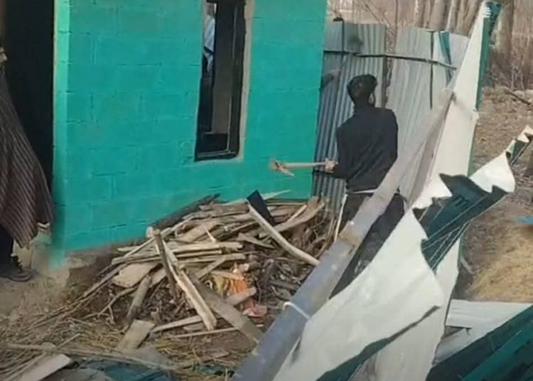 Locals Demolish Kaaba Replica in North Kashmir, Mentally Ill Man Detained