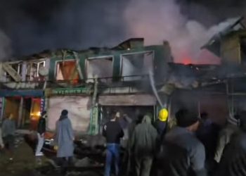 Shops worth crores gutted in Sonamarg blaze; Locals allege fire tenders reach too late