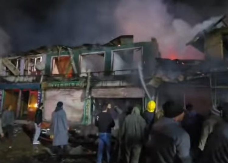 Shops worth crores gutted in Sonamarg blaze; Locals allege fire tenders reach too late