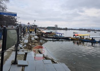 Portion of pathway caves in on Boulevard Road in Srinagar