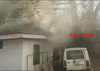 Fire breaks out at Srinagar PDP headquarters, firefighter injured