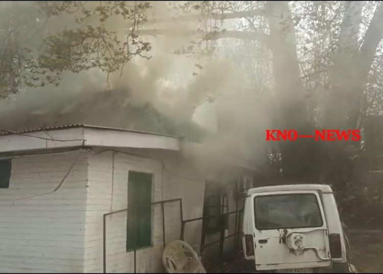 Fire breaks out at Srinagar PDP headquarters, firefighter injured