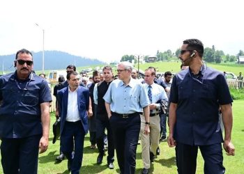 CM Omar Abdullah pushes for revival of tourism