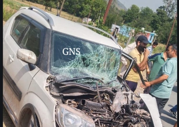5 Persons Injured In Rajouri Road Accident