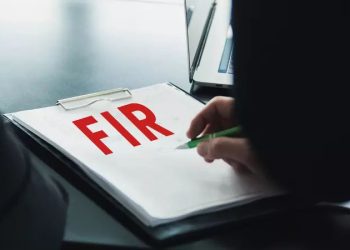 FIR Lodged After Elderly Man Defrauded of Lakhs in SBI Shopian; Bank Staff Under Investigation