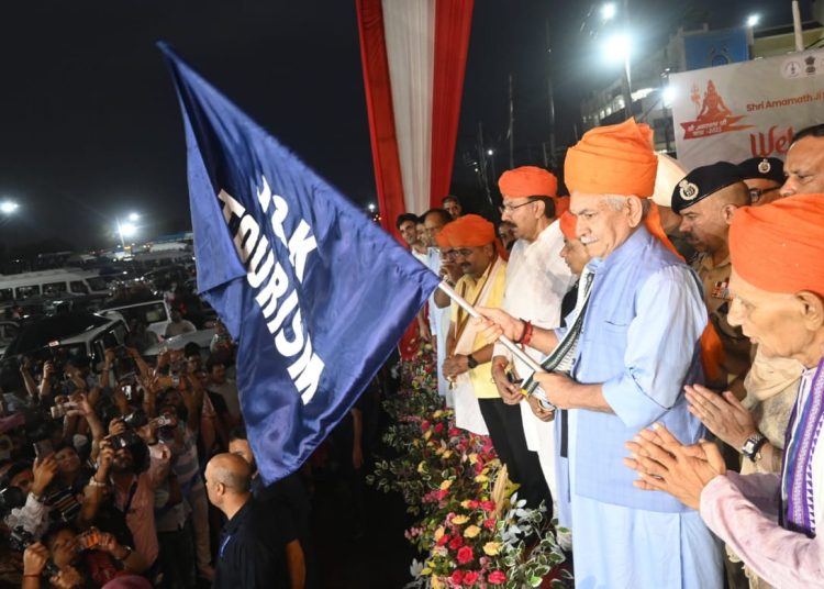 Shri Amarnath Ji Yatra-2025: Lieutenant Governor flags off the first batch of pilgrims