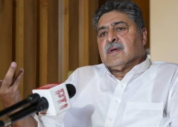 Hurriyat irrelevant, Pakistan can’t take Kashmir by force: Bilal Lone