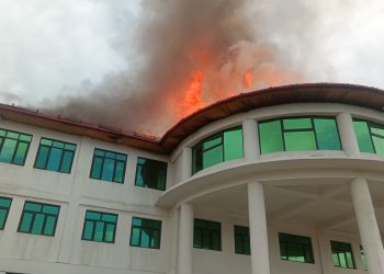 Fire Breaks Out at Bed College in Lasjan, Attic Portion Damaged