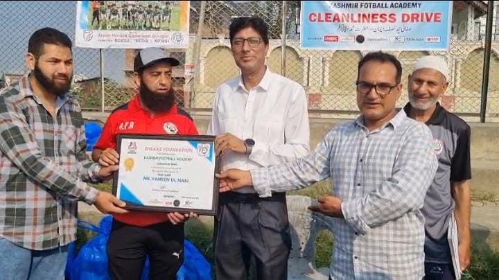 Ehsaas Foundation, KFA lead cleanliness drive at Anjum Ground & Surrounding streets in Qamarwari