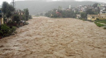 Flood threat looms as water level increases in rivers across Jammu