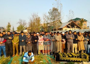 Nowgam Blast: LG Sinha visits injured at hospital