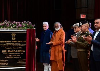 LG Sinha lays foundation of 350 modern houses announced for Pak shelling victims, calamities in Jammu