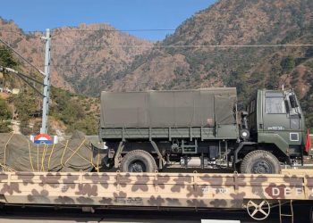 Army inducts tanks, artillery into Kashmir Valley via military special train